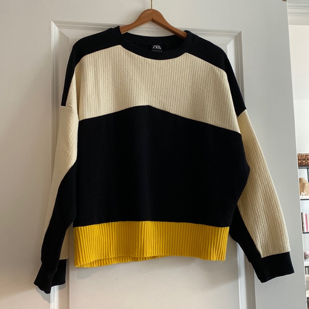 Zara Sweater/Sweatshirt oversized Sz medium
